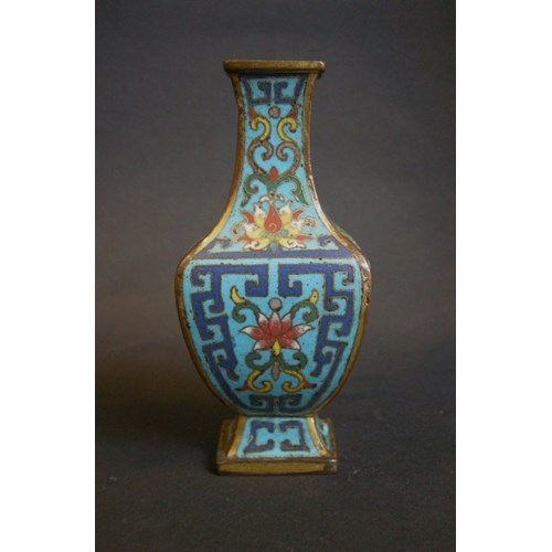 Rare small vase with for sides in cloisonné enamel - Qianlong period